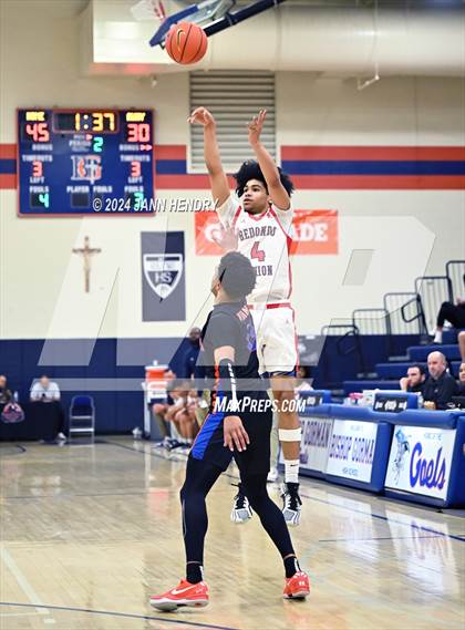Thumbnail 1 in Redondo Union vs. Rainier Beach (Tarkanian Classic) photogallery.