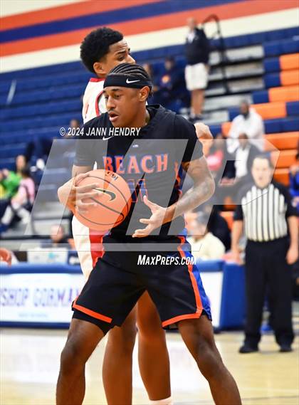 Thumbnail 3 in Redondo Union vs. Rainier Beach (Tarkanian Classic) photogallery.