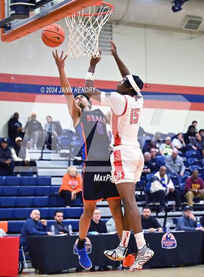 Thumbnail 3 in Redondo Union vs. Rainier Beach (Tarkanian Classic) photogallery.