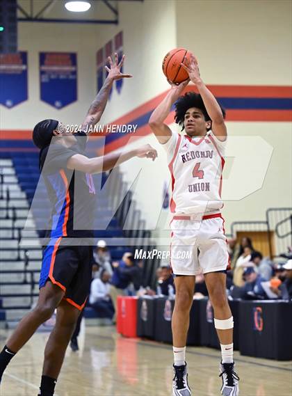 Thumbnail 3 in Redondo Union vs. Rainier Beach (Tarkanian Classic) photogallery.