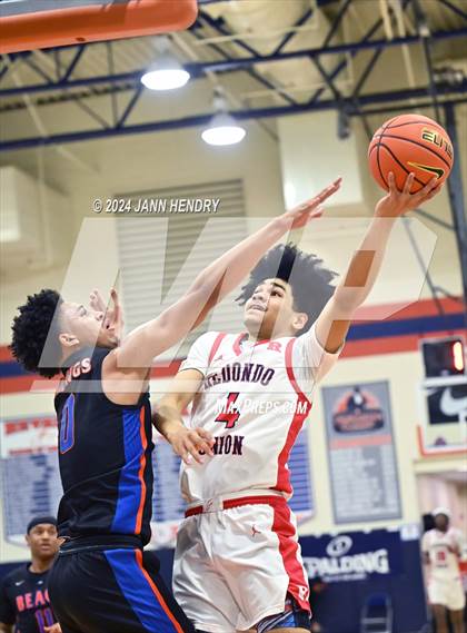 Thumbnail 2 in Redondo Union vs. Rainier Beach (Tarkanian Classic) photogallery.