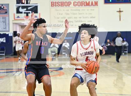Thumbnail 1 in Redondo Union vs. Rainier Beach (Tarkanian Classic) photogallery.