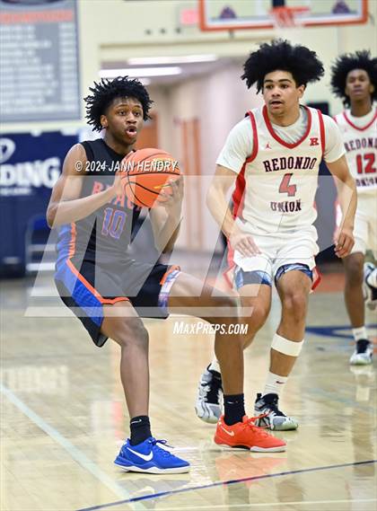 Thumbnail 2 in Redondo Union vs. Rainier Beach (Tarkanian Classic) photogallery.