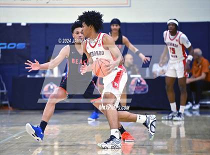 Thumbnail 3 in Redondo Union vs. Rainier Beach (Tarkanian Classic) photogallery.