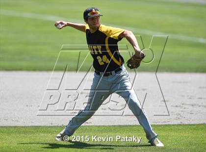 Thumbnail 1 in Amity Regional vs. Staples (CIAC Class LL Final) photogallery.