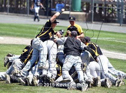 Thumbnail 1 in Amity Regional vs. Staples (CIAC Class LL Final) photogallery.