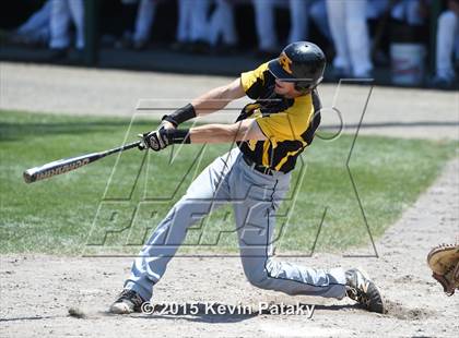 Thumbnail 1 in Amity Regional vs. Staples (CIAC Class LL Final) photogallery.