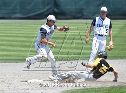 Thumbnail 2 in Amity Regional vs. Staples (CIAC Class LL Final) photogallery.