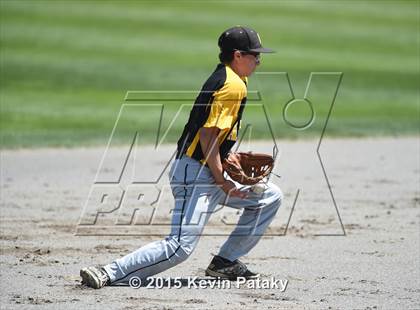 Thumbnail 3 in Amity Regional vs. Staples (CIAC Class LL Final) photogallery.