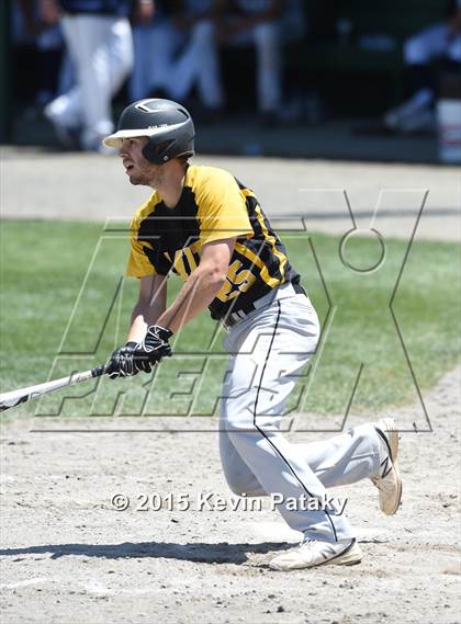 Thumbnail 2 in Amity Regional vs. Staples (CIAC Class LL Final) photogallery.