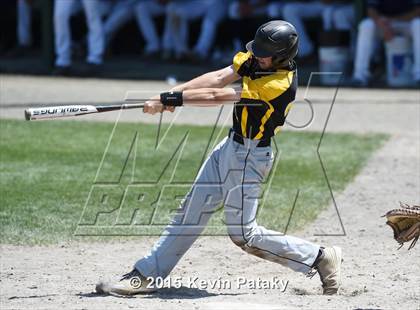 Thumbnail 2 in Amity Regional vs. Staples (CIAC Class LL Final) photogallery.