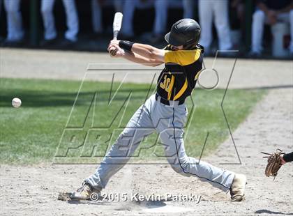 Thumbnail 3 in Amity Regional vs. Staples (CIAC Class LL Final) photogallery.