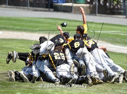 Thumbnail 2 in Amity Regional vs. Staples (CIAC Class LL Final) photogallery.