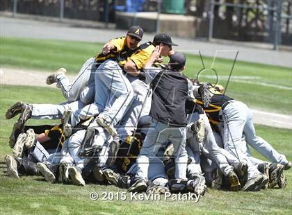 Thumbnail 1 in Amity Regional vs. Staples (CIAC Class LL Final) photogallery.