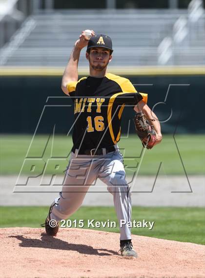 Thumbnail 2 in Amity Regional vs. Staples (CIAC Class LL Final) photogallery.