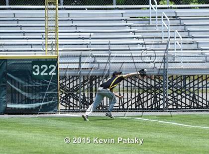 Thumbnail 1 in Amity Regional vs. Staples (CIAC Class LL Final) photogallery.