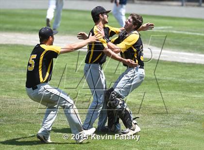 Thumbnail 1 in Amity Regional vs. Staples (CIAC Class LL Final) photogallery.