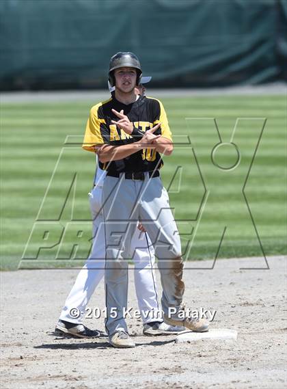 Thumbnail 2 in Amity Regional vs. Staples (CIAC Class LL Final) photogallery.