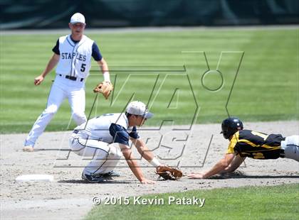 Thumbnail 3 in Amity Regional vs. Staples (CIAC Class LL Final) photogallery.