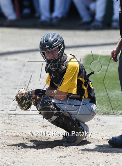 Thumbnail 1 in Amity Regional vs. Staples (CIAC Class LL Final) photogallery.