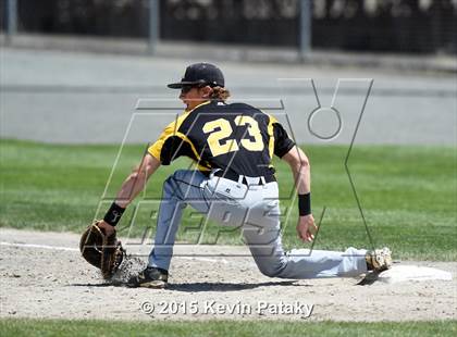 Thumbnail 3 in Amity Regional vs. Staples (CIAC Class LL Final) photogallery.