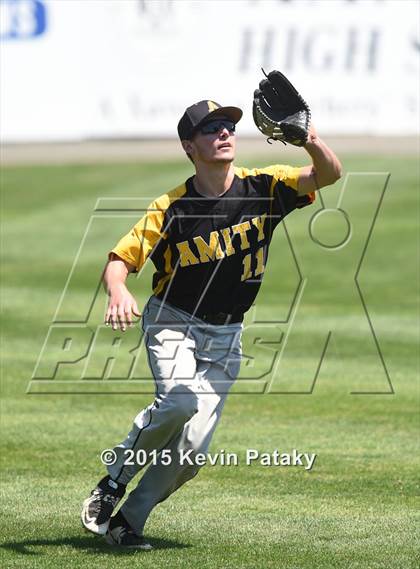 Thumbnail 3 in Amity Regional vs. Staples (CIAC Class LL Final) photogallery.