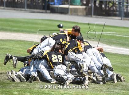 Thumbnail 1 in Amity Regional vs. Staples (CIAC Class LL Final) photogallery.