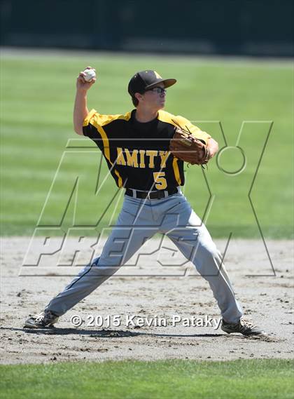 Thumbnail 2 in Amity Regional vs. Staples (CIAC Class LL Final) photogallery.