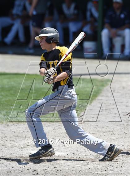 Thumbnail 3 in Amity Regional vs. Staples (CIAC Class LL Final) photogallery.