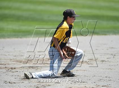 Thumbnail 2 in Amity Regional vs. Staples (CIAC Class LL Final) photogallery.