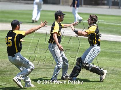 Thumbnail 3 in Amity Regional vs. Staples (CIAC Class LL Final) photogallery.