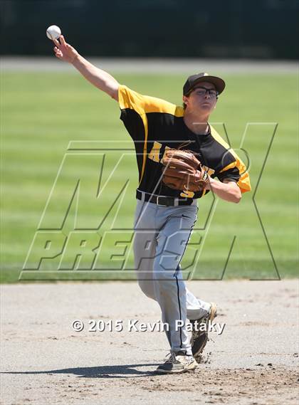 Thumbnail 1 in Amity Regional vs. Staples (CIAC Class LL Final) photogallery.