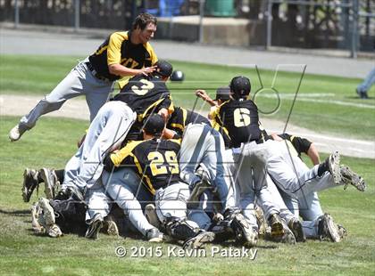 Thumbnail 3 in Amity Regional vs. Staples (CIAC Class LL Final) photogallery.