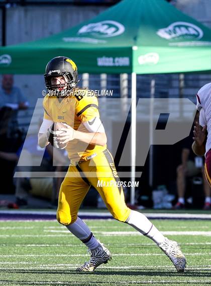 Thumbnail 3 in Lincoln vs O'Dea Emerald (City Kickoff Classic) photogallery.
