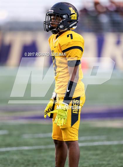 Thumbnail 1 in Lincoln vs O'Dea Emerald (City Kickoff Classic) photogallery.