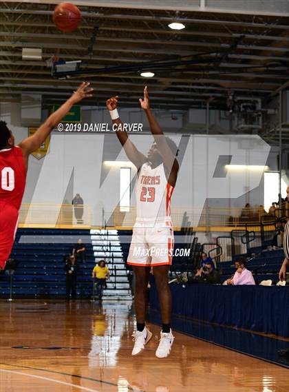 Thumbnail 2 in Tuckahoe vs. Hamilton (Section 1 Class C Final) photogallery.