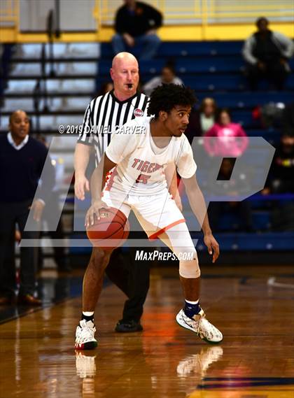 Thumbnail 1 in Tuckahoe vs. Hamilton (Section 1 Class C Final) photogallery.
