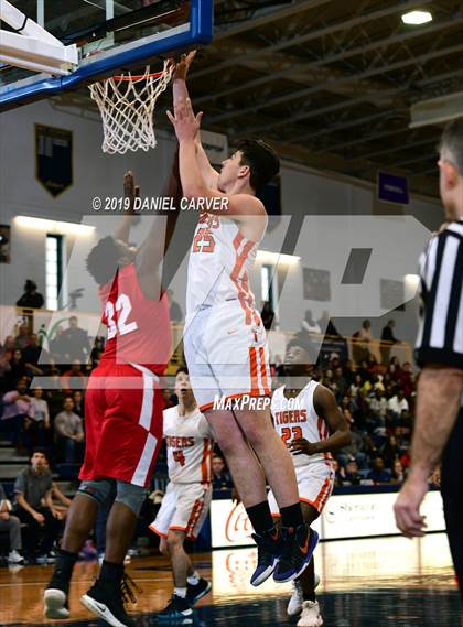 Thumbnail 3 in Tuckahoe vs. Hamilton (Section 1 Class C Final) photogallery.