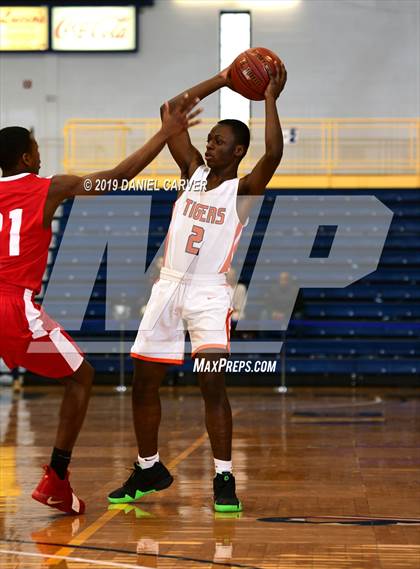Thumbnail 2 in Tuckahoe vs. Hamilton (Section 1 Class C Final) photogallery.
