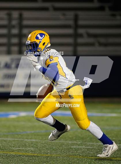 Thumbnail 3 in Lawrence vs. Roosevelt (Section 8 Conference III Semifinal) photogallery.