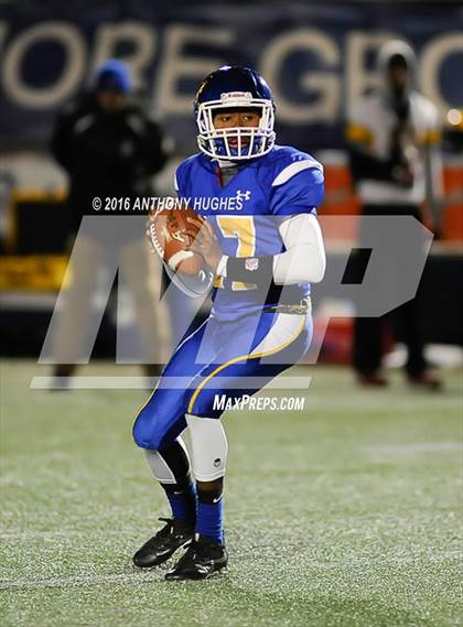 Thumbnail 3 in Lawrence vs. Roosevelt (Section 8 Conference III Semifinal) photogallery.