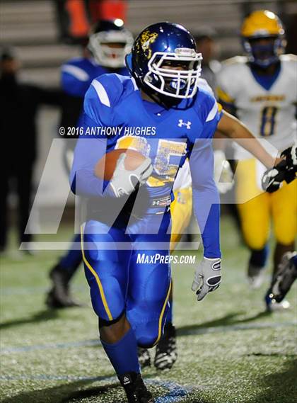 Thumbnail 2 in Lawrence vs. Roosevelt (Section 8 Conference III Semifinal) photogallery.