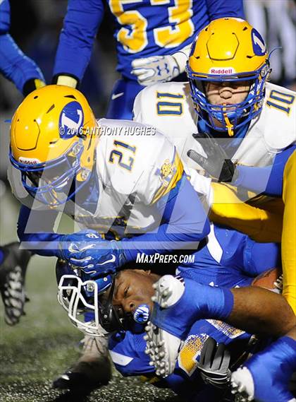 Thumbnail 3 in Lawrence vs. Roosevelt (Section 8 Conference III Semifinal) photogallery.