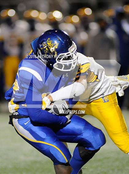 Thumbnail 2 in Lawrence vs. Roosevelt (Section 8 Conference III Semifinal) photogallery.