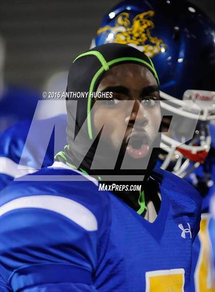 Thumbnail 3 in Lawrence vs. Roosevelt (Section 8 Conference III Semifinal) photogallery.