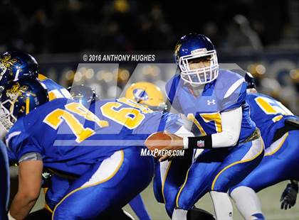 Thumbnail 1 in Lawrence vs. Roosevelt (Section 8 Conference III Semifinal) photogallery.
