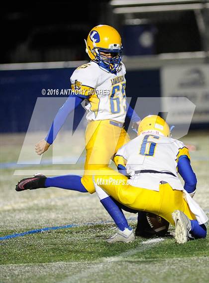 Thumbnail 3 in Lawrence vs. Roosevelt (Section 8 Conference III Semifinal) photogallery.