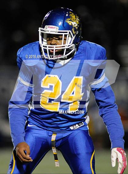 Thumbnail 2 in Lawrence vs. Roosevelt (Section 8 Conference III Semifinal) photogallery.