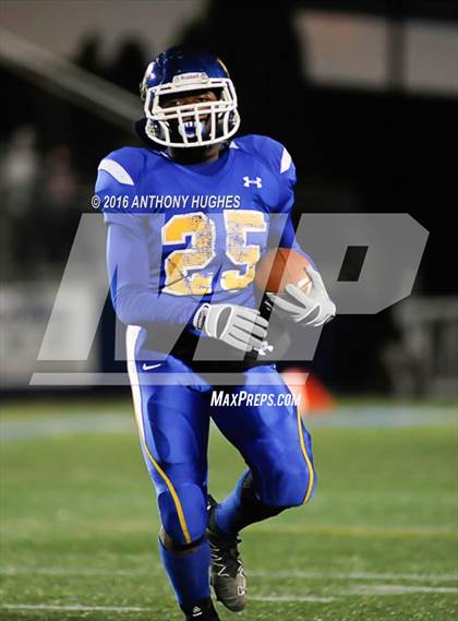 Thumbnail 3 in Lawrence vs. Roosevelt (Section 8 Conference III Semifinal) photogallery.