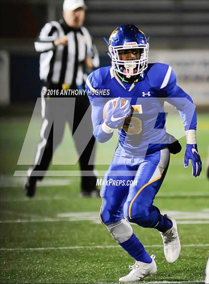 Thumbnail 1 in Lawrence vs. Roosevelt (Section 8 Conference III Semifinal) photogallery.
